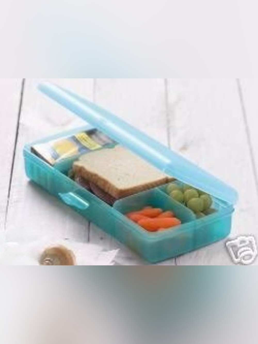 Tupperware LUNCH N THINGS
Divided Organizer Snack Sandwich
BENTO BOX aqua color